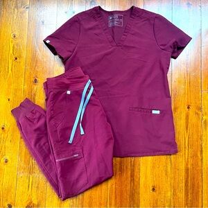 FIGS XS/SP BURGUNDY SCRUBS SET